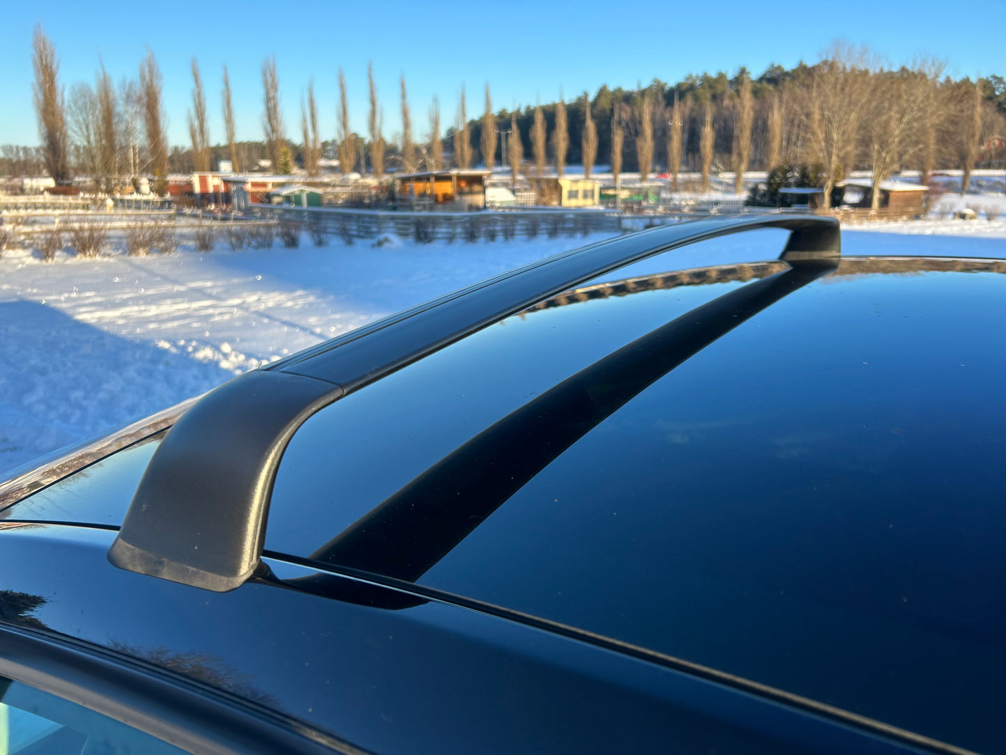 Tesla Model Y Takräcken låsbara