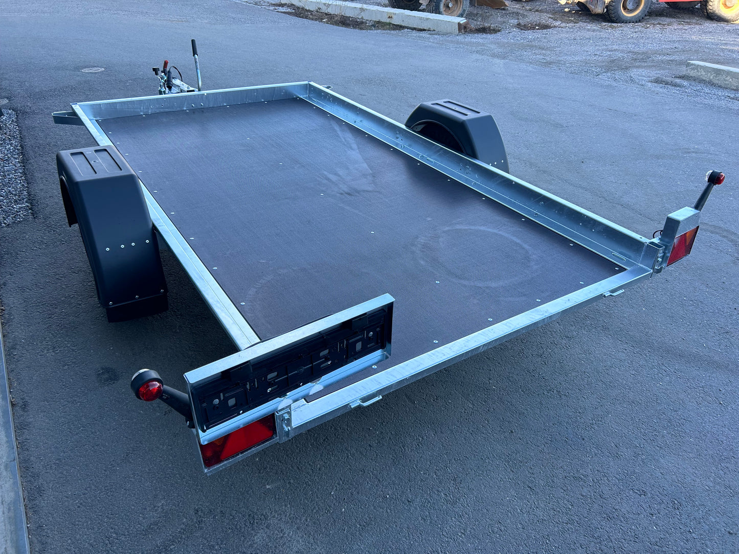 Neptun Multi 305 Totalvikt 1300kg / 1350kg
