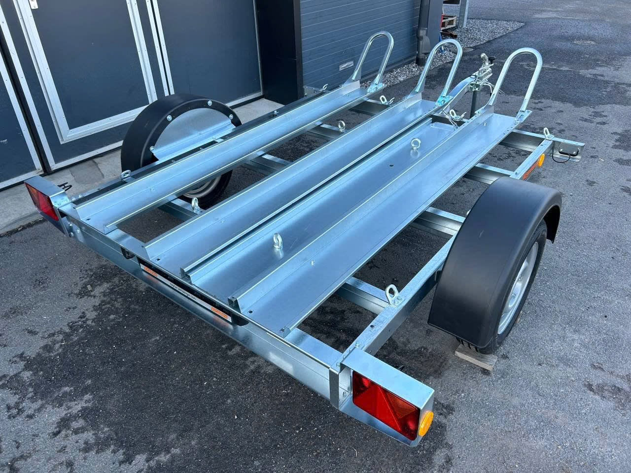 Neptun Moto MC-släp 3 skenor