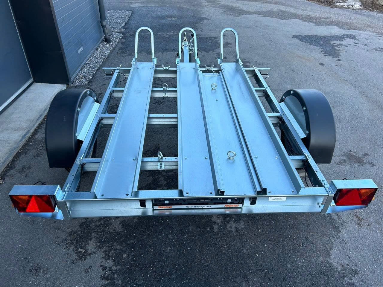 Neptun Moto MC-släp 3 skenor