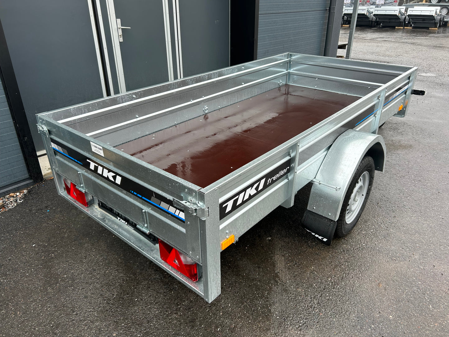 Tiki CS-265R Trailers