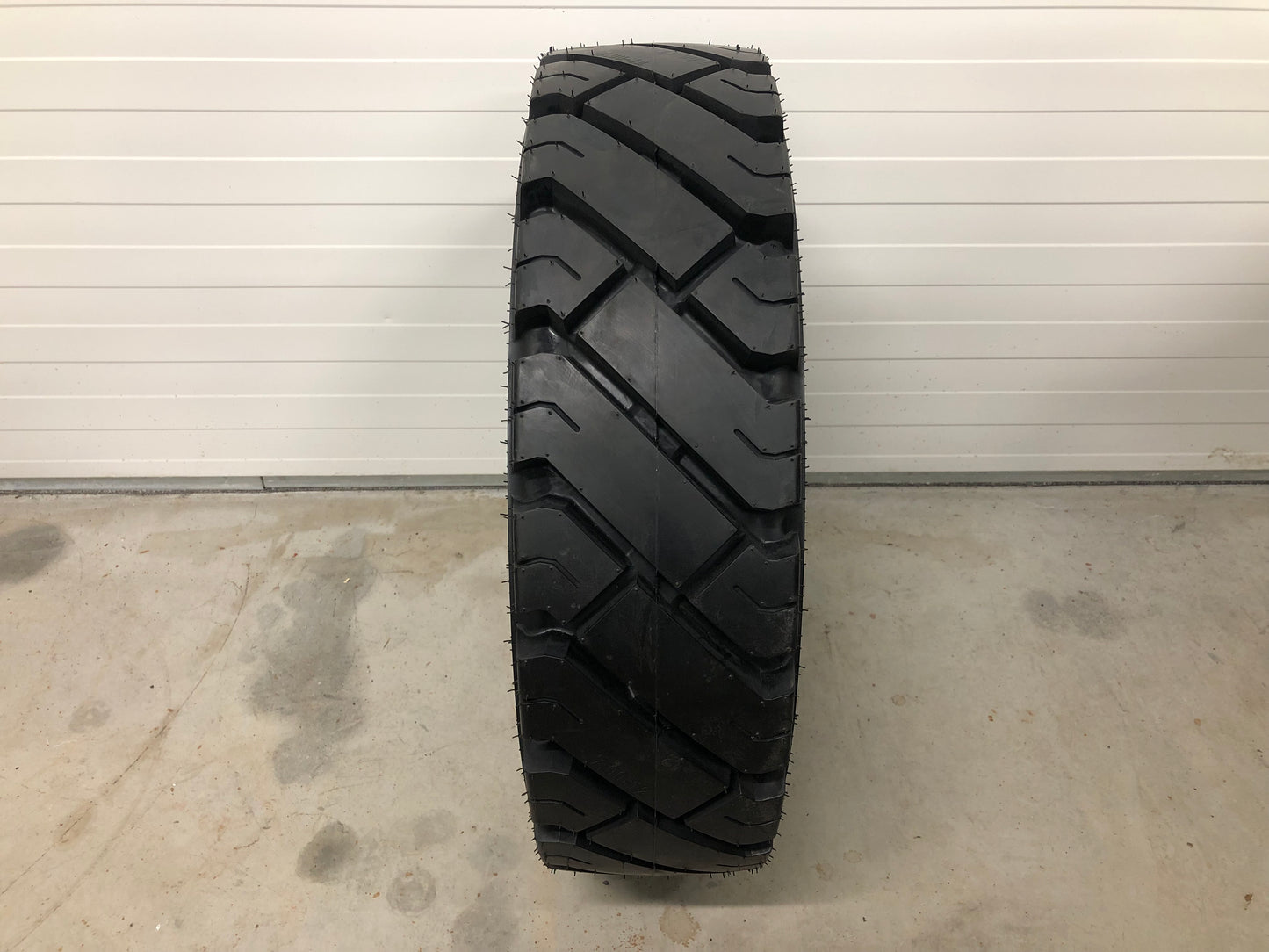 Camso Air Truck tires 7.00-12