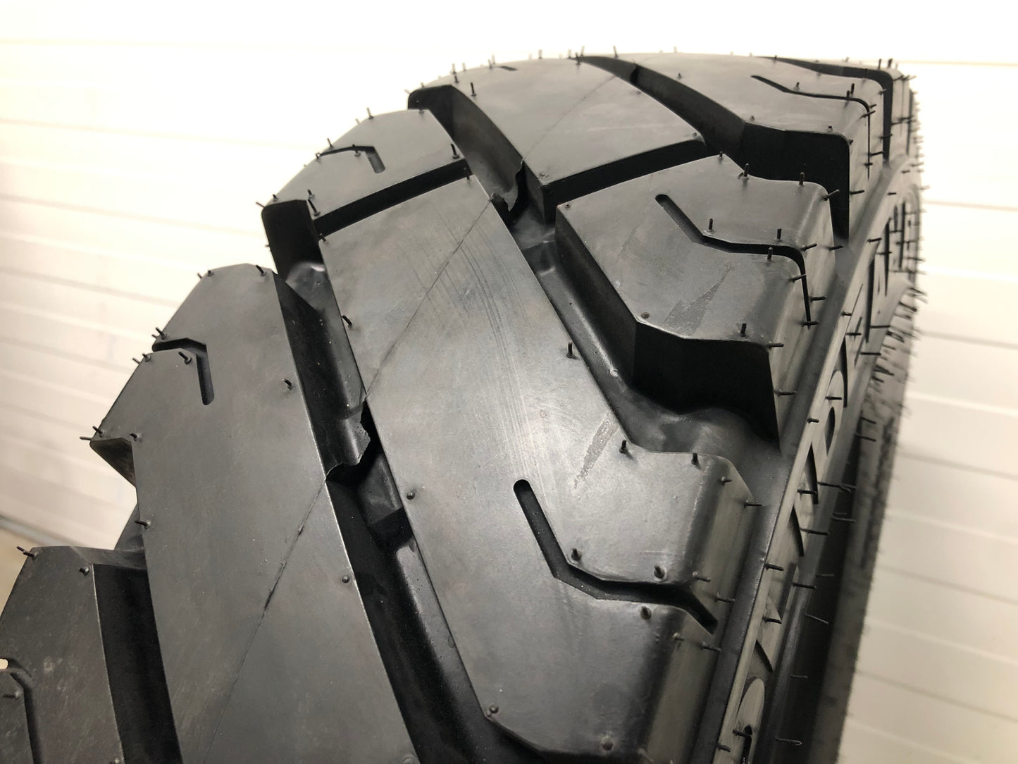 Camso Air Truck tires 7.00-12